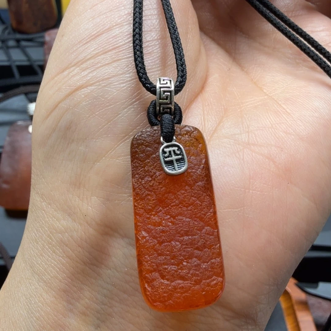 未镶嵌吊坠(赠链)琥珀