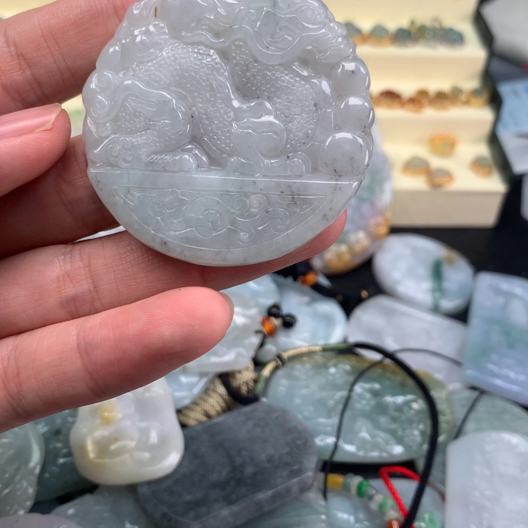 翡翠未镶嵌颈饰福利