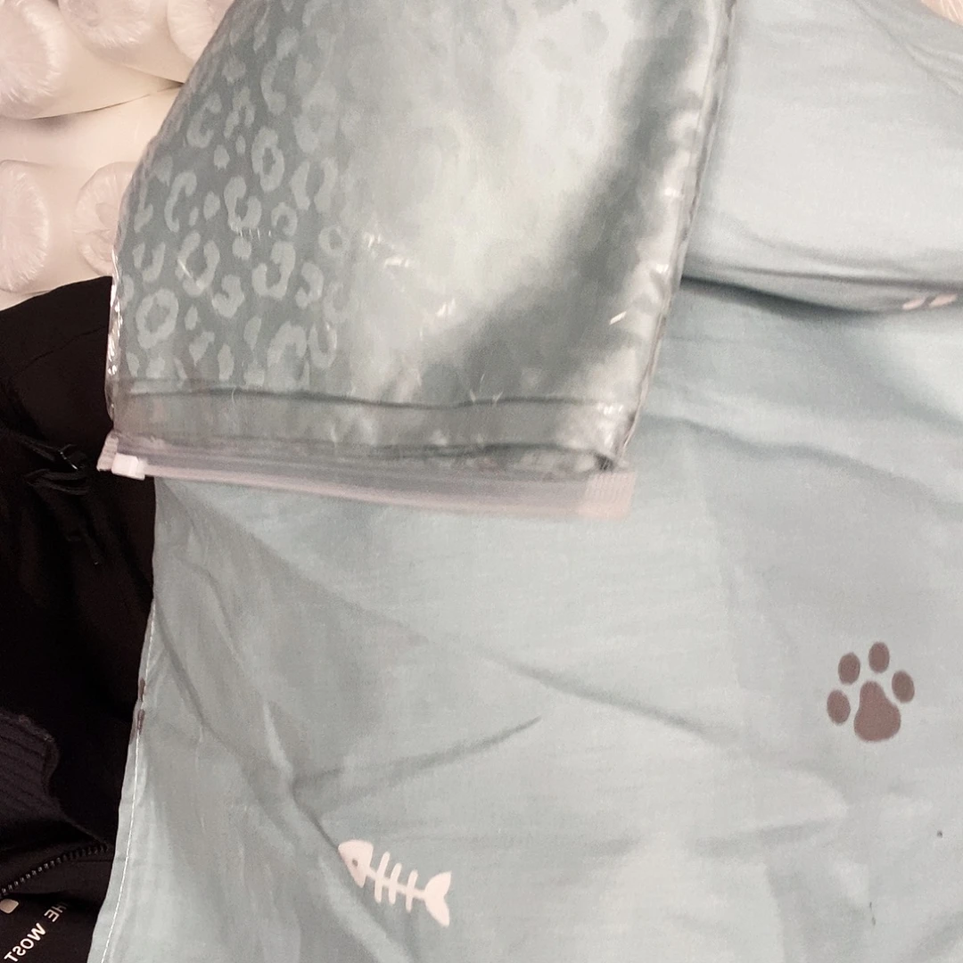 聚酯纤维枕套+小狗