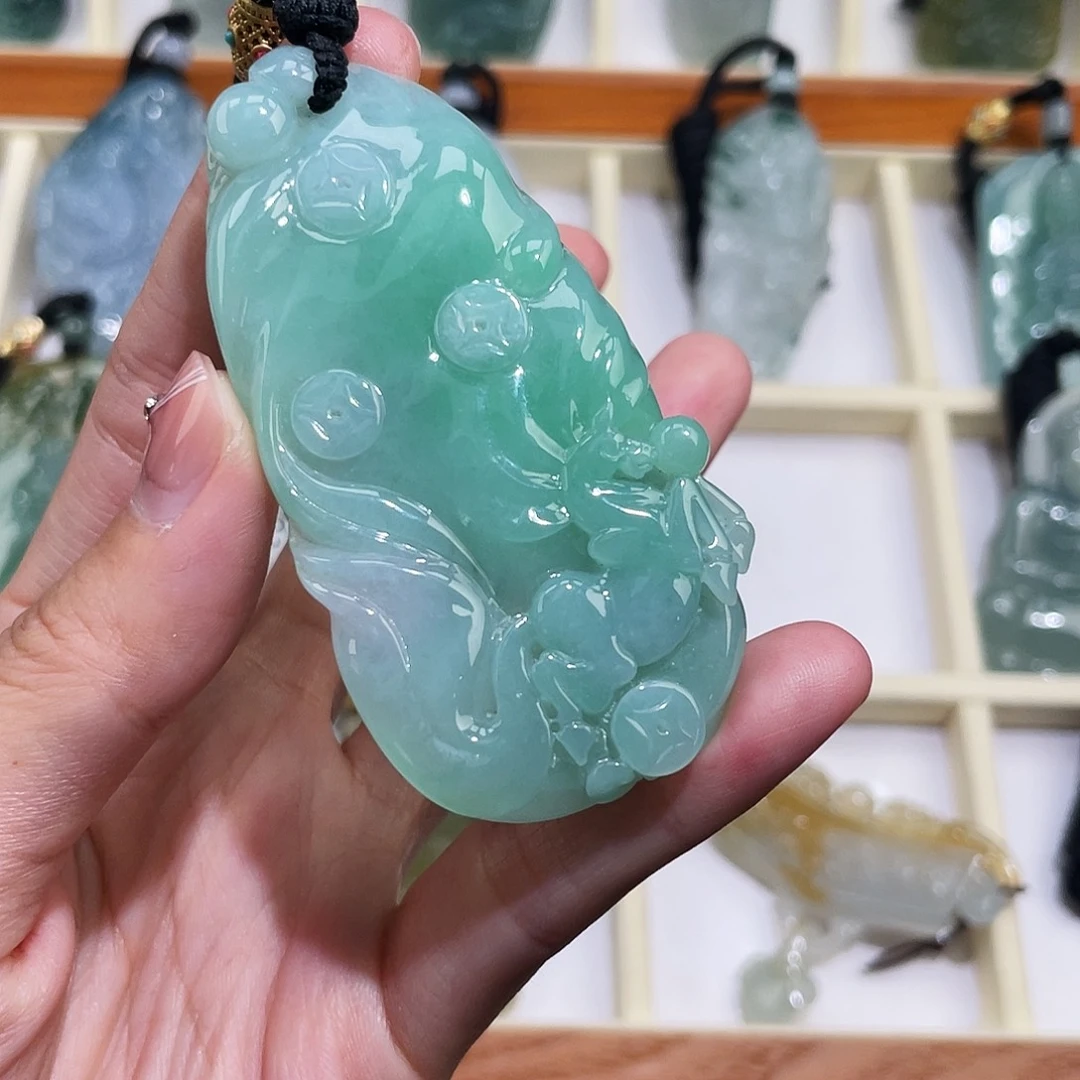 未镶嵌挂件翡翠马牌