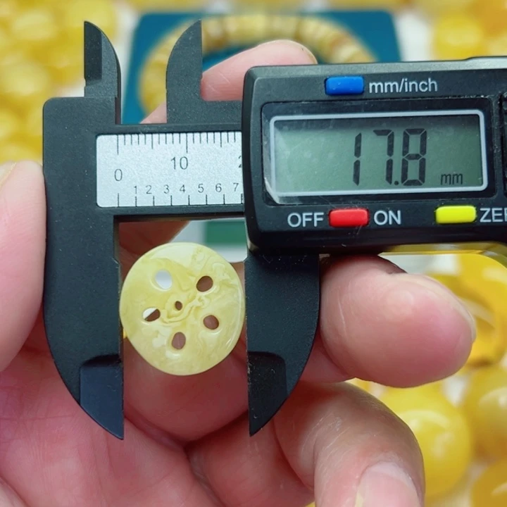 琥珀（矿物珀）未镶嵌裸石