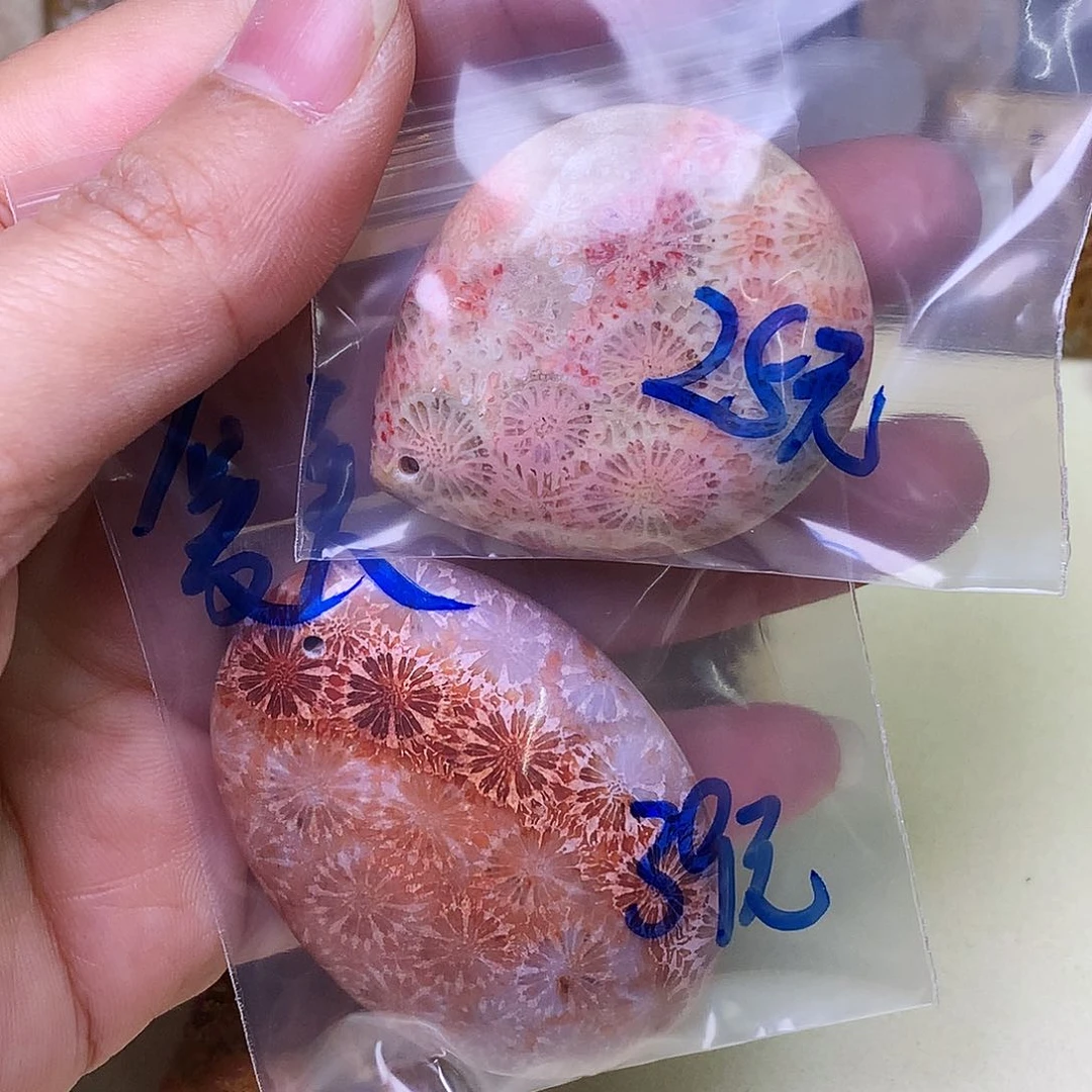 石英质玉颈饰未镶嵌爱***姐