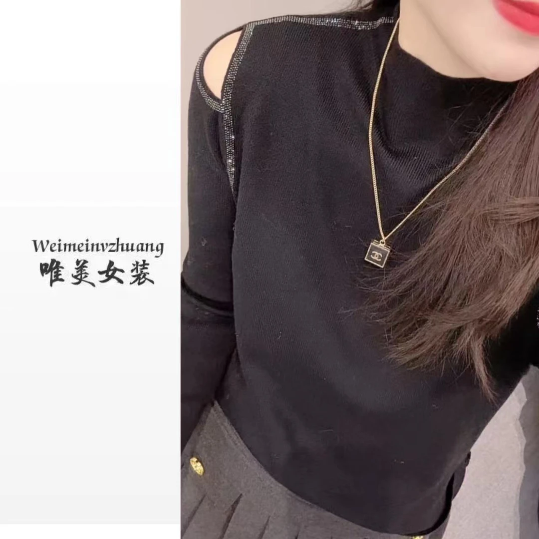 【漏肩小心机】重工烫钻半高领针织打底衫