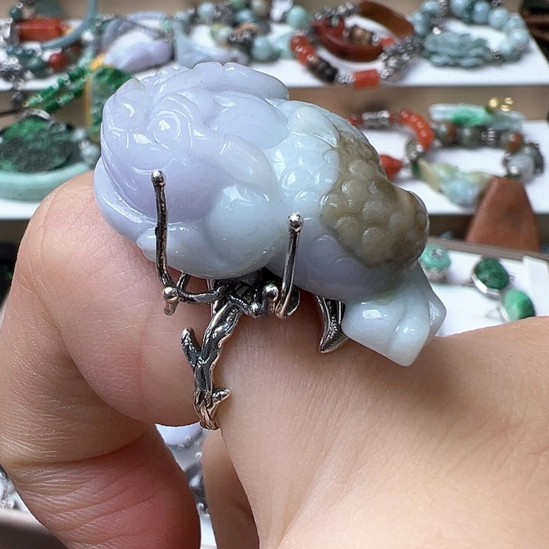 翡翠戒指未镶嵌跟**奏