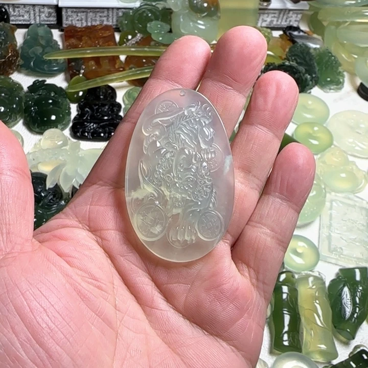 蛇纹石玉未镶嵌颈饰