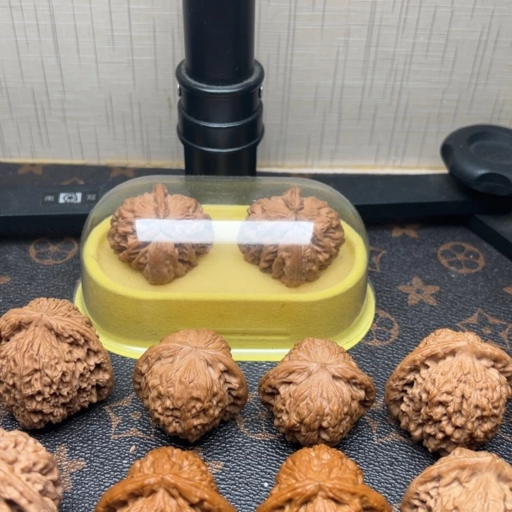 把件文玩核桃白狮子