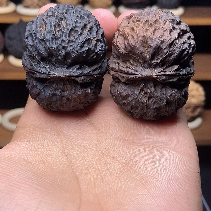 吊坠文玩核桃麒麟王绣球，最美铁绣球