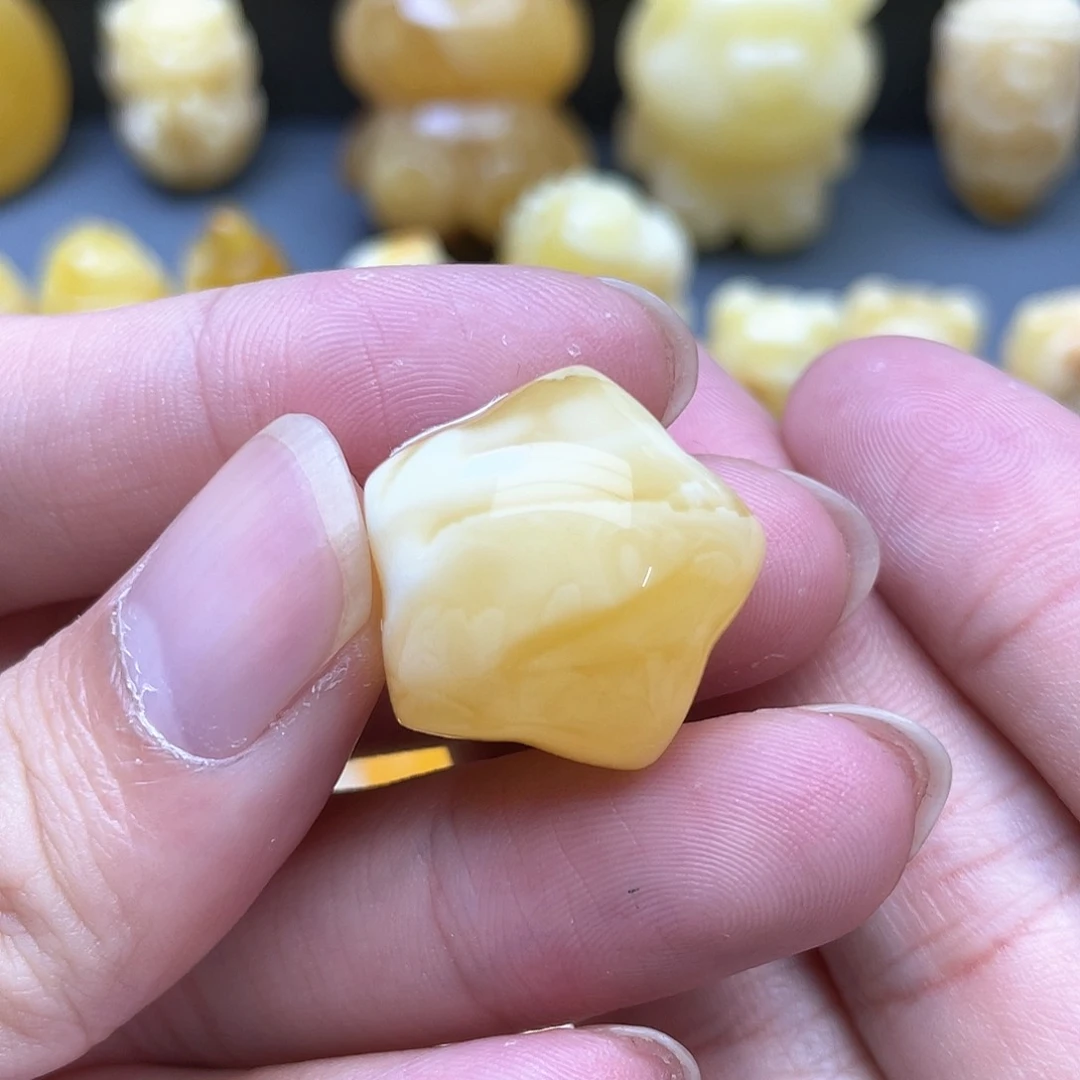 琥珀裸石未镶嵌蜜蜡