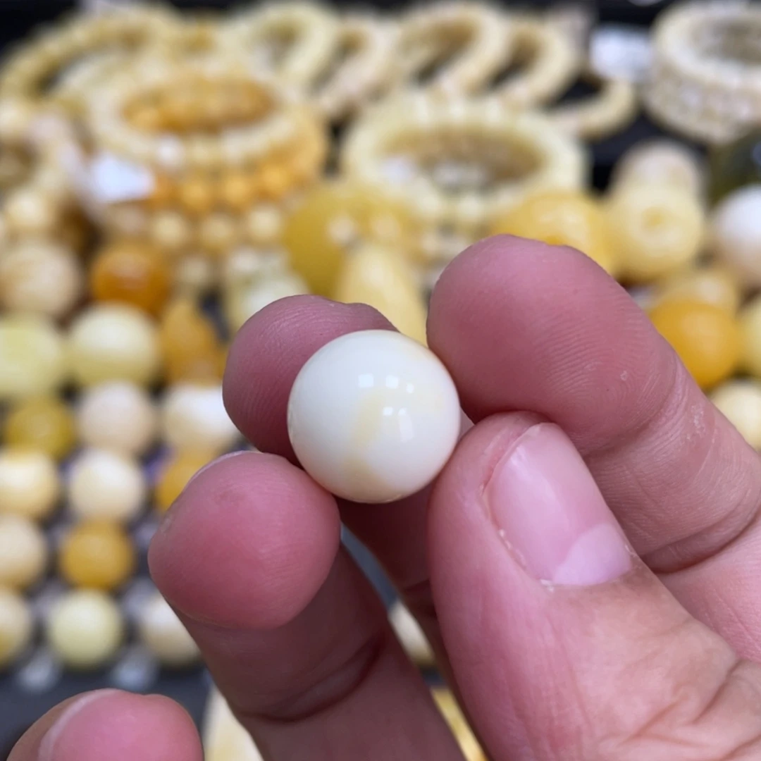 裸石蜜蜡未镶嵌12.7mm皮沁 瓷白