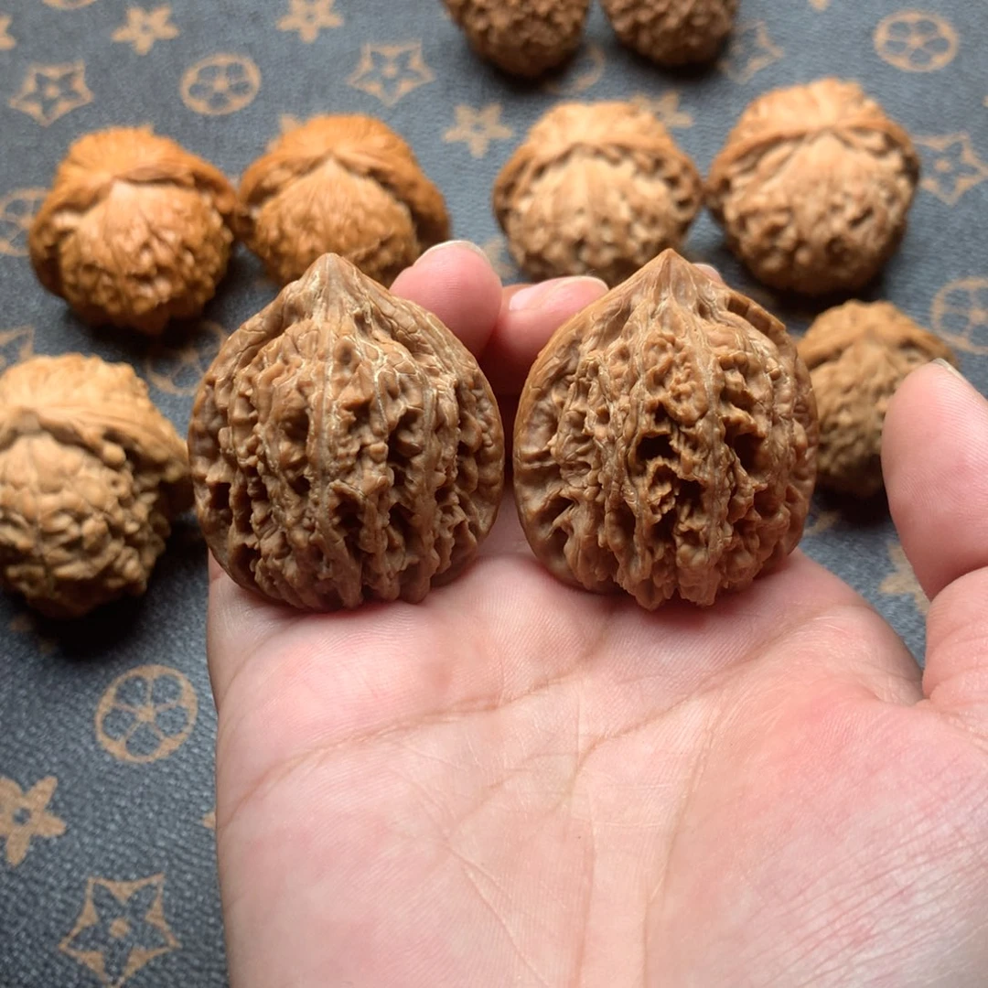 文玩核桃把件九龙筋