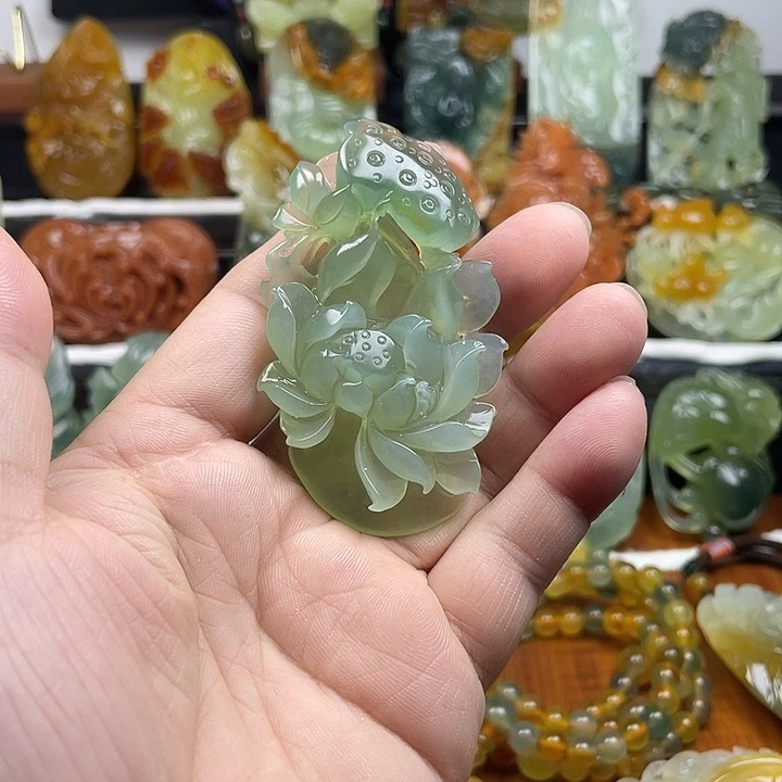 蛇纹石玉未镶嵌挂件