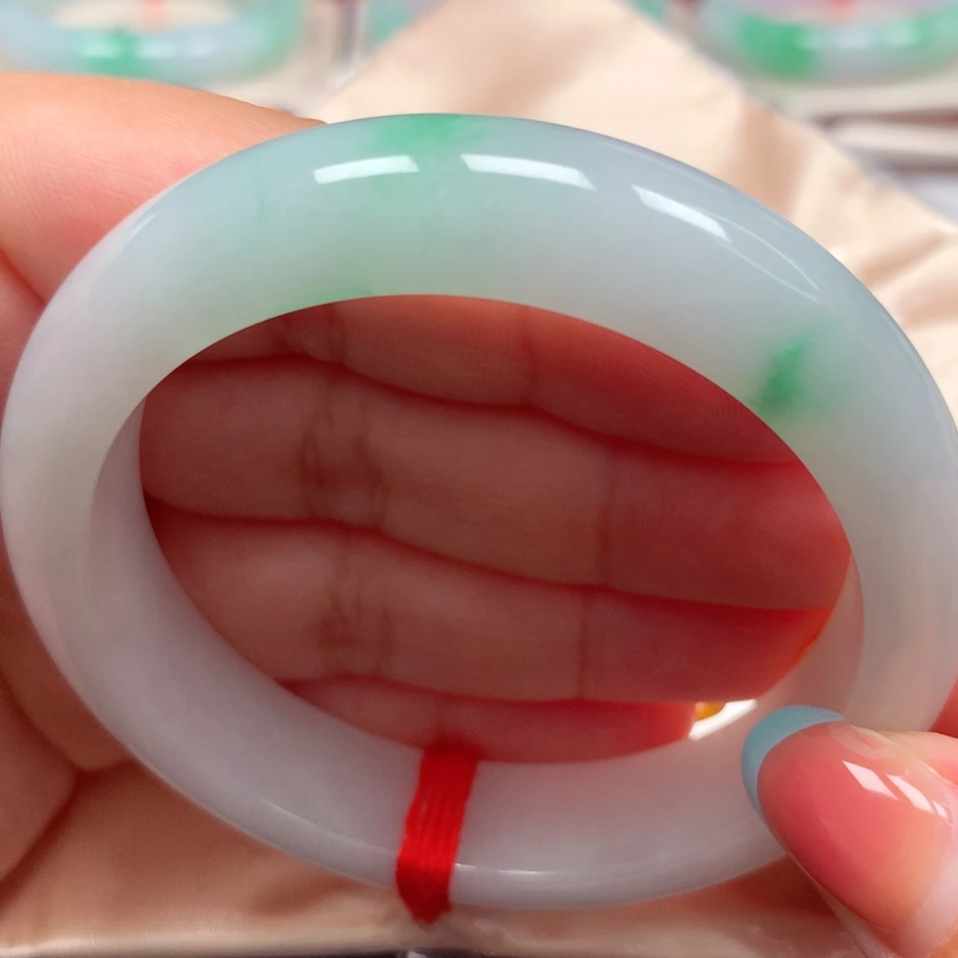 翡翠未镶嵌手镯34细腻白底青