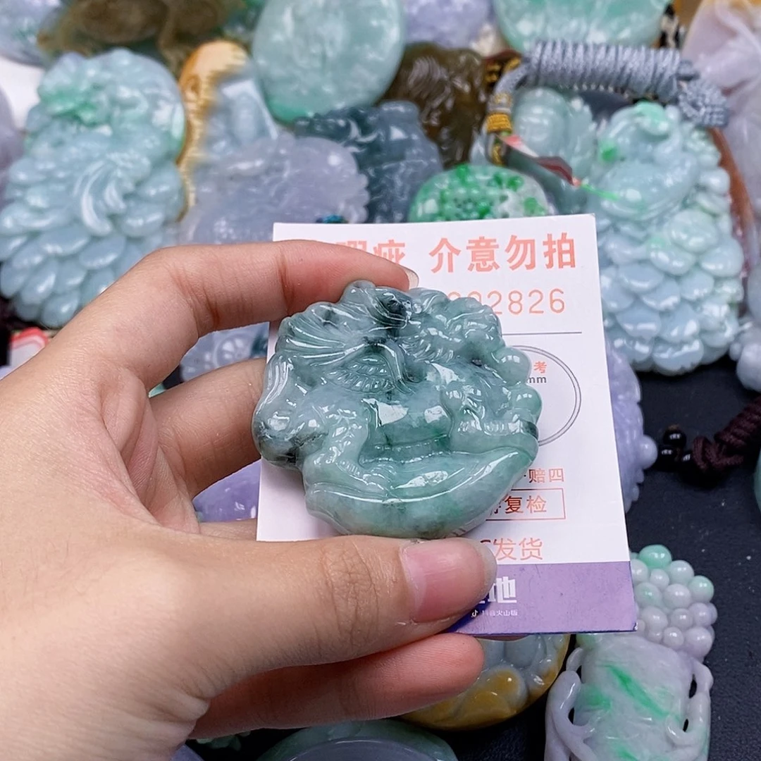 吊坠(不含链)未镶嵌翡翠