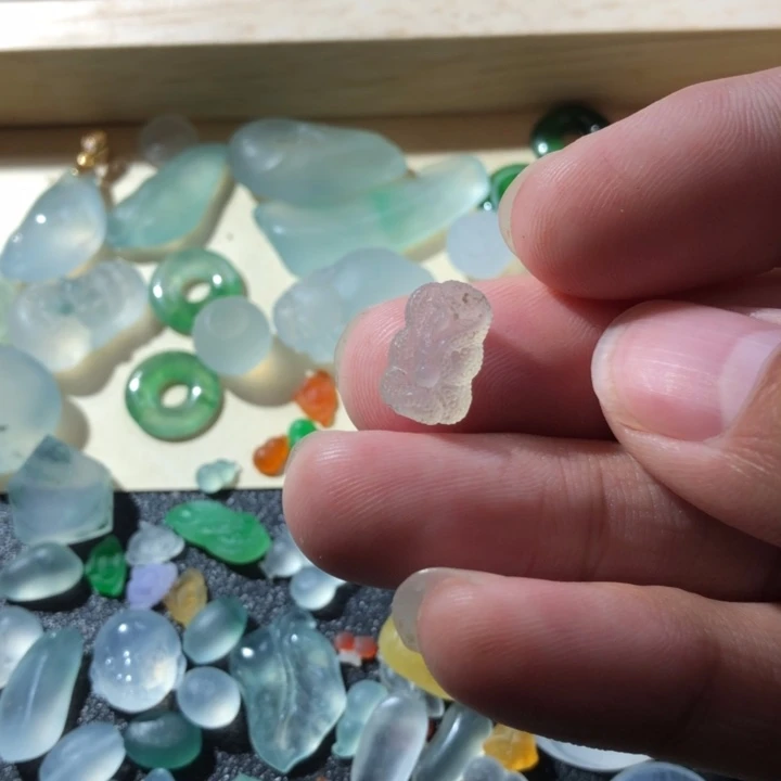 定制翡翠未镶嵌挂件