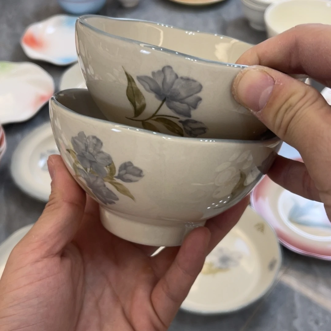 陶瓷微瑕餐具介意勿拍，满18飞！