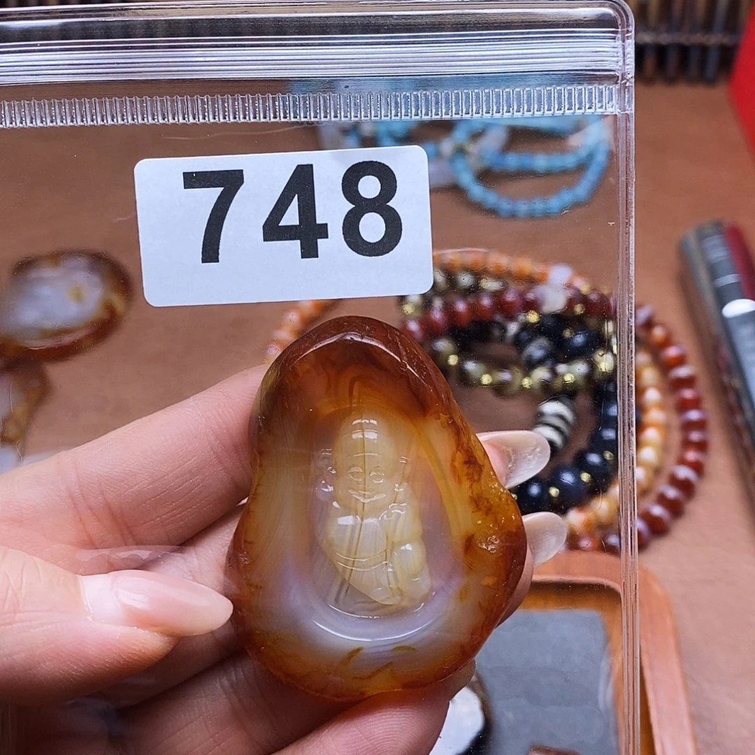 一***菜玛瑙/玉髓未镶嵌颈饰