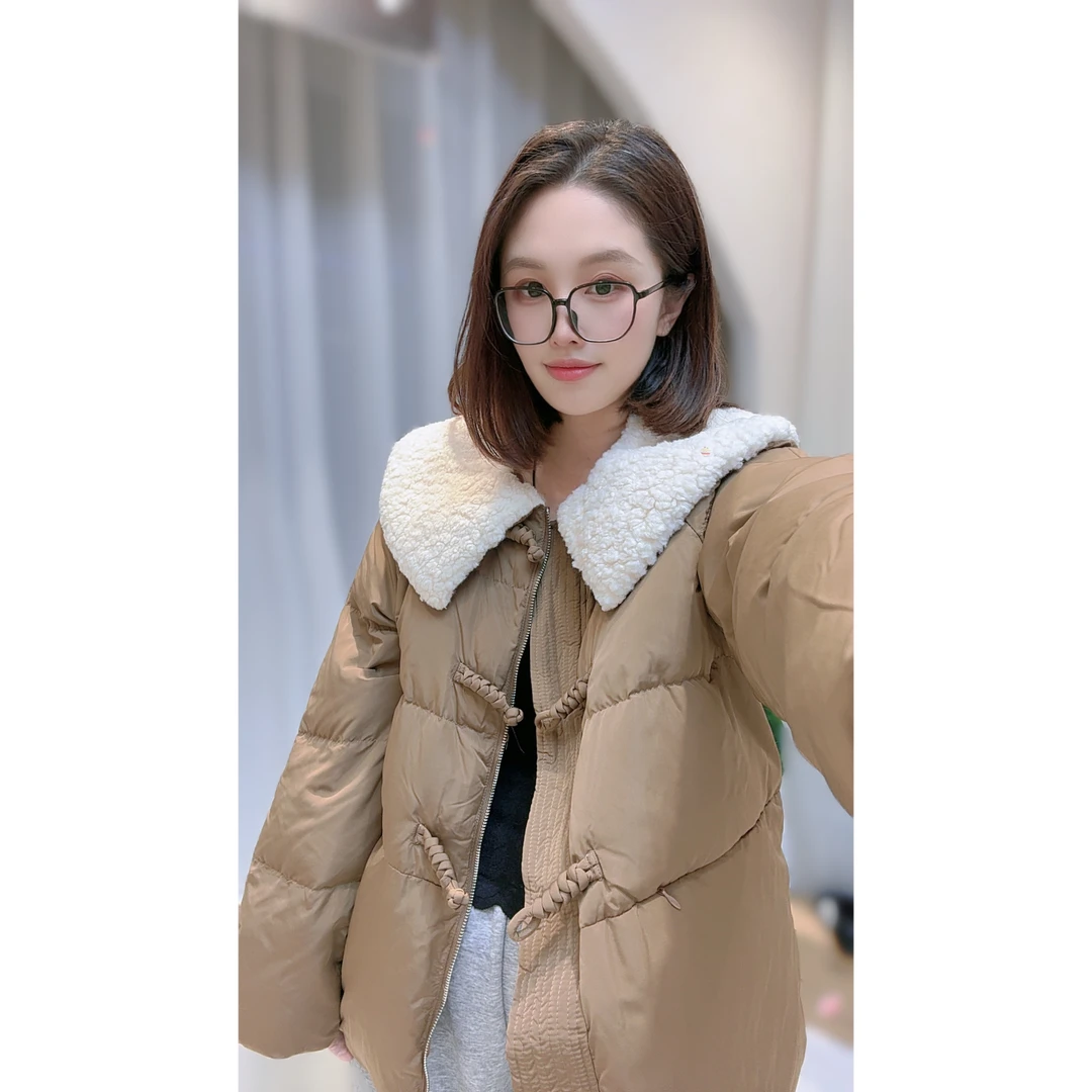 【性价比天花板～】学院风牛角扣羽绒服～