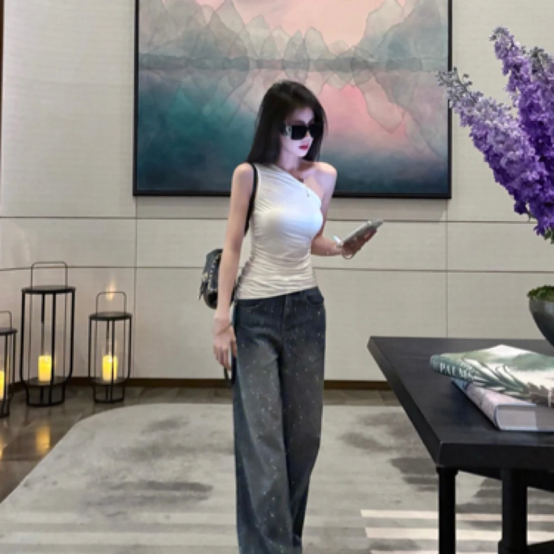 一字肩斜肩纯色无袖背心女夏季纯欲甜辣辣妹性感抹胸上衣设计感