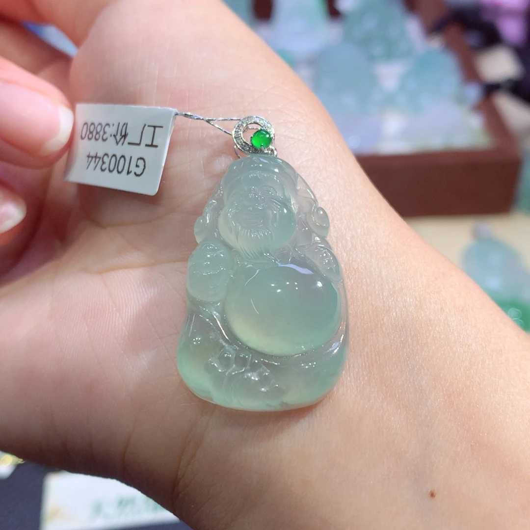 翡翠18K金镶嵌颈饰翡翠