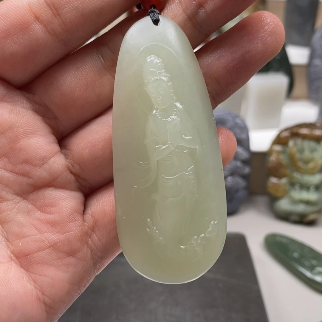 和田玉颈饰未镶嵌闻****馆