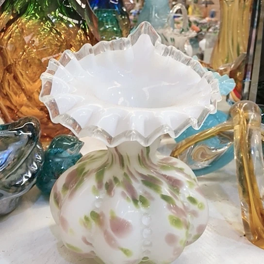 琉璃花瓶高19厘米口径3