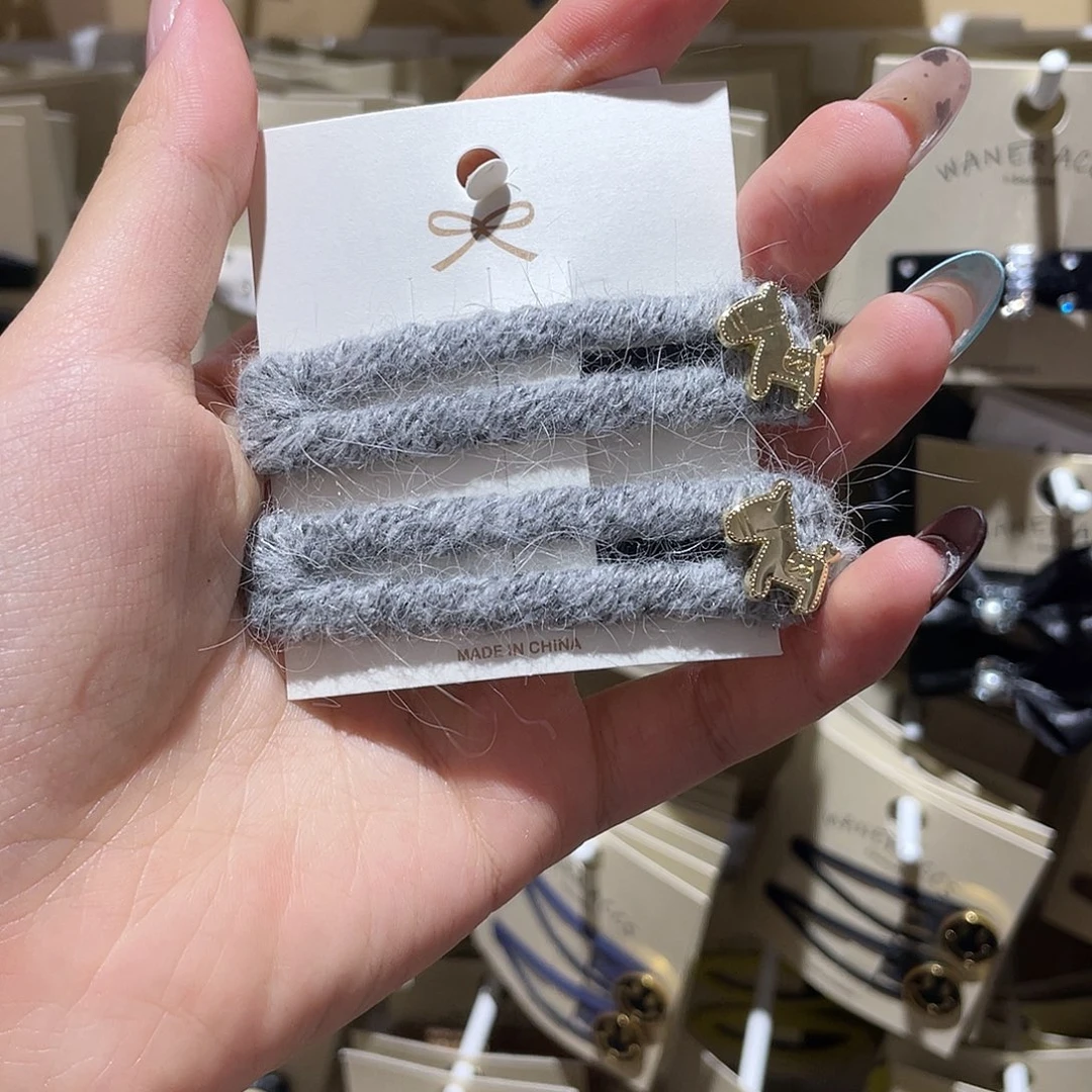 铁合金树脂浅灰金小马
