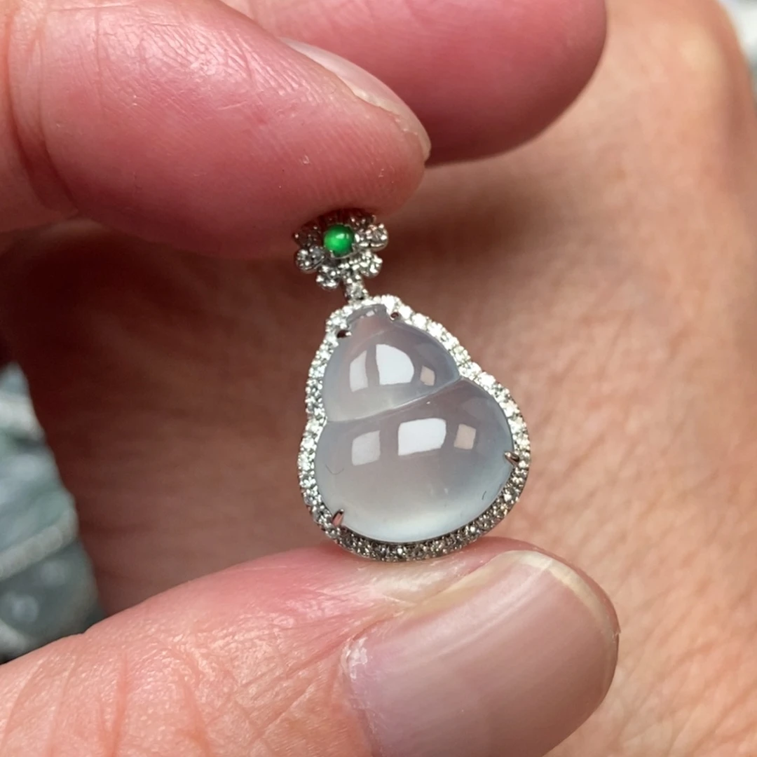 吊坠(不含链)18K金镶嵌翡翠葫芦