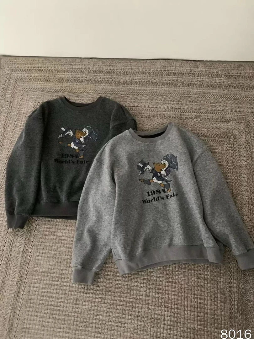 0462【冬季新款】前印1984礼帽鸭卡通图案羊毛圆领卫衣（8016）