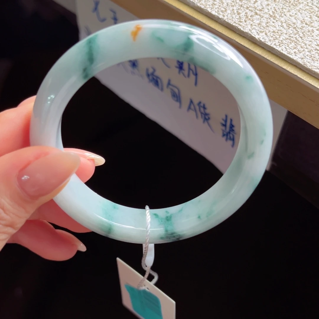 未镶嵌手镯翡翠手镯