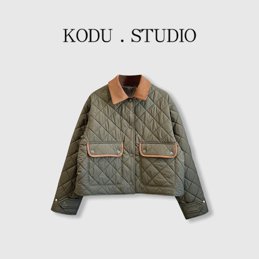 QI【刻度KODU】02-6043冬季巴恩风撞色翻领菱格字母刺绣短款棉服