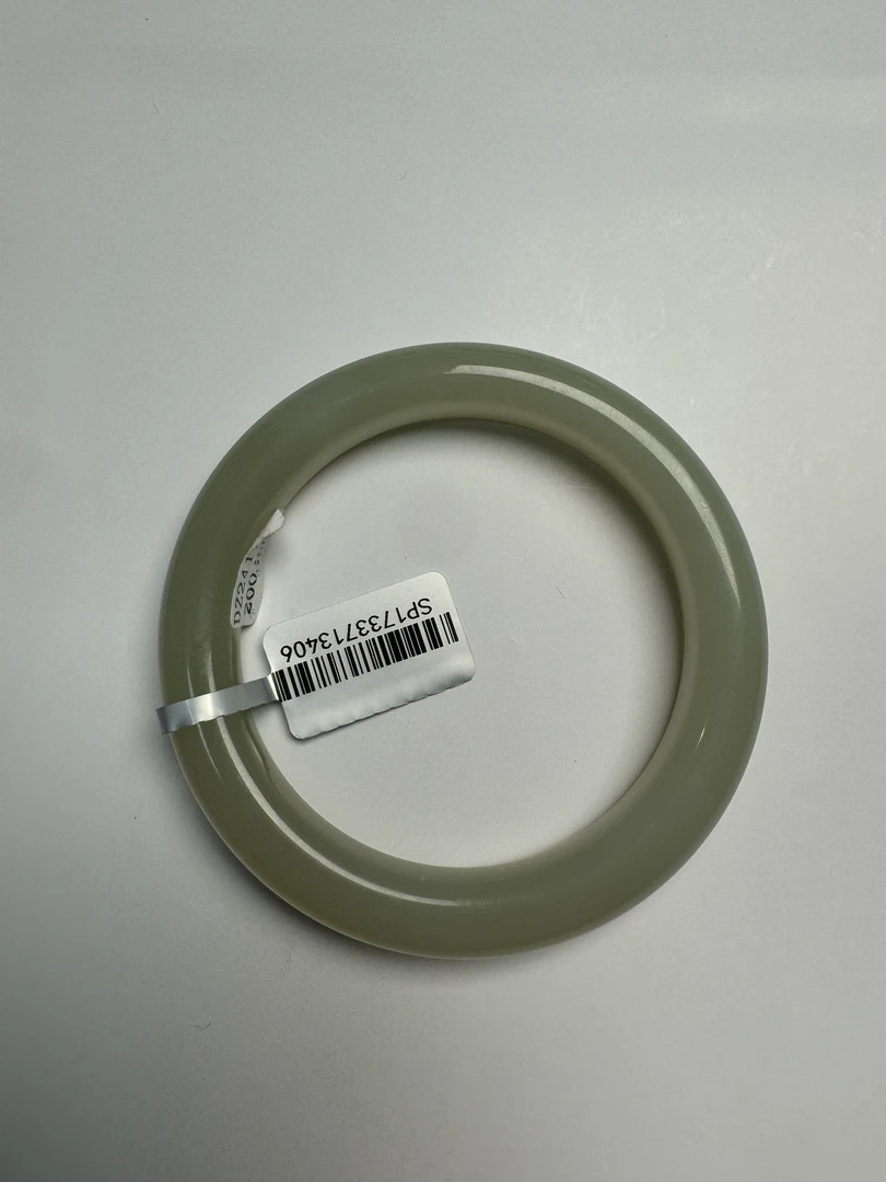 天然和田玉手镯晴水