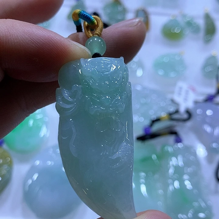 翡翠颈饰未镶嵌天然翡翠A货吊坠