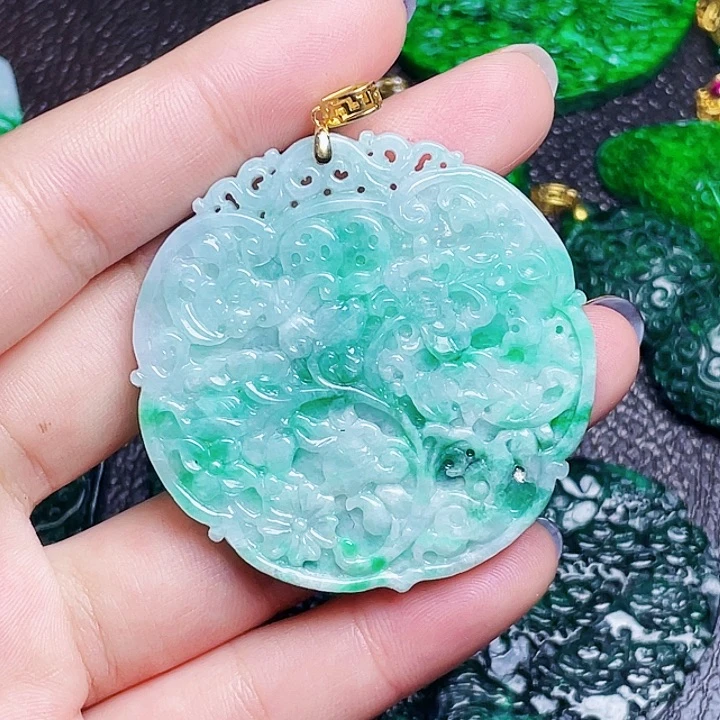 翡翠18K金镶嵌颈饰多样性