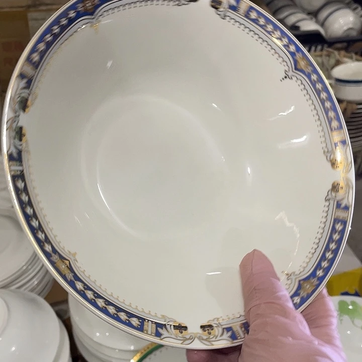 瓷片汉玉蓝金花纸汤碗一对 口径22.5厘米