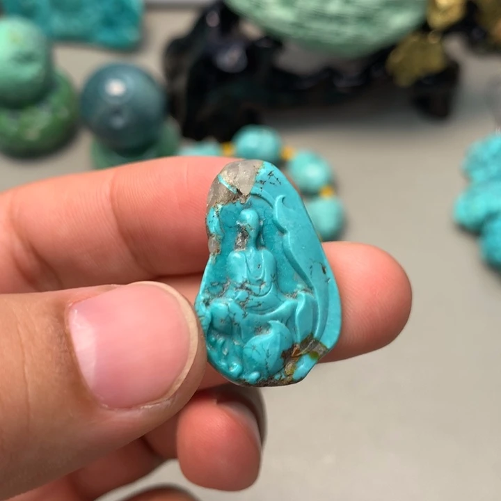 绿松石未镶嵌颈饰