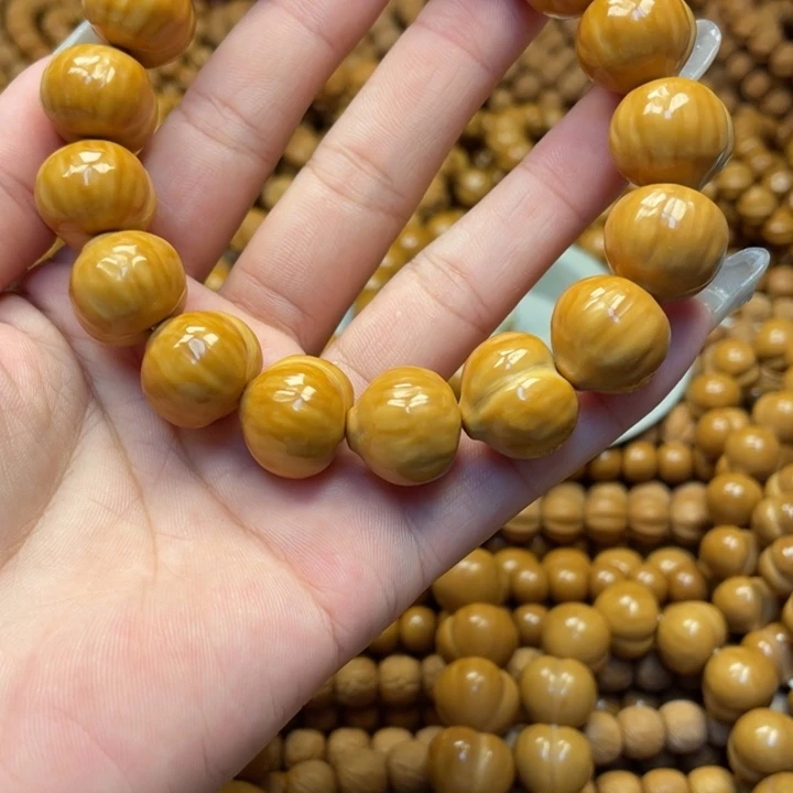 小***块核桃全品肌理屁桃手串