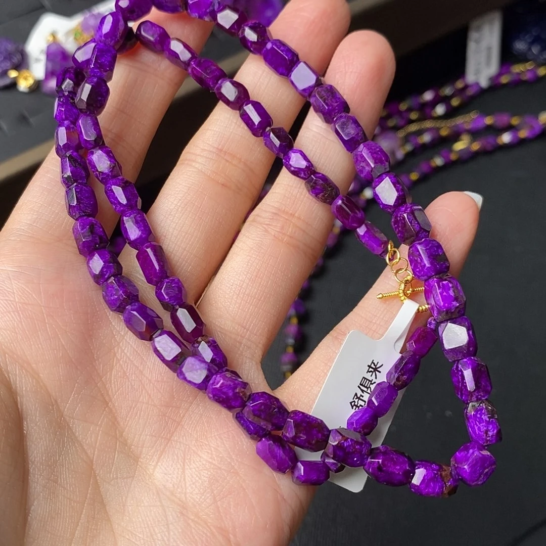 芷***然未镶嵌苏纪石（舒俱来）项链