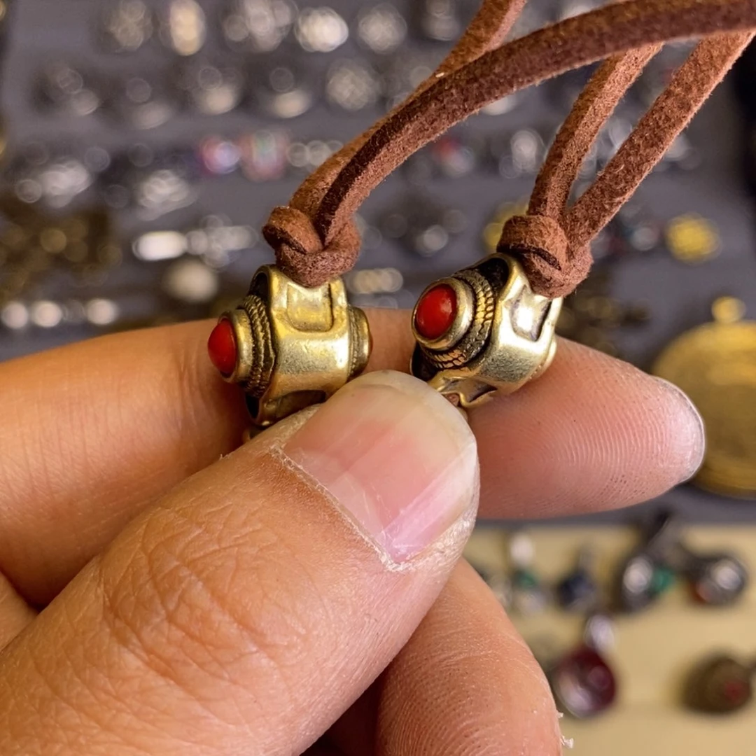 自*在计数器记子头一对小号镶嵌的1红1绿