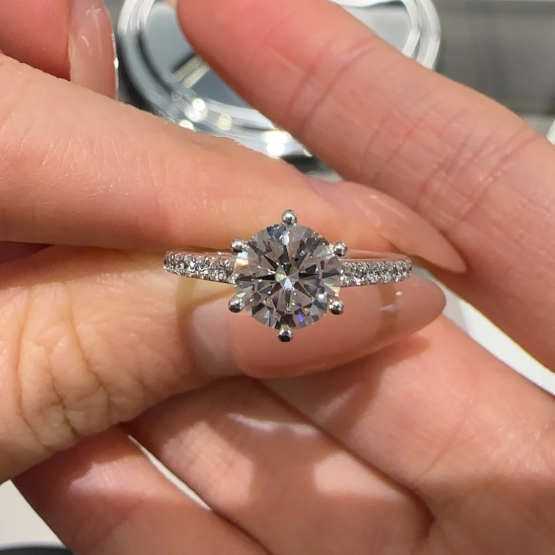 铂Pt950镶嵌实验室培育钻石1卡星光白月光