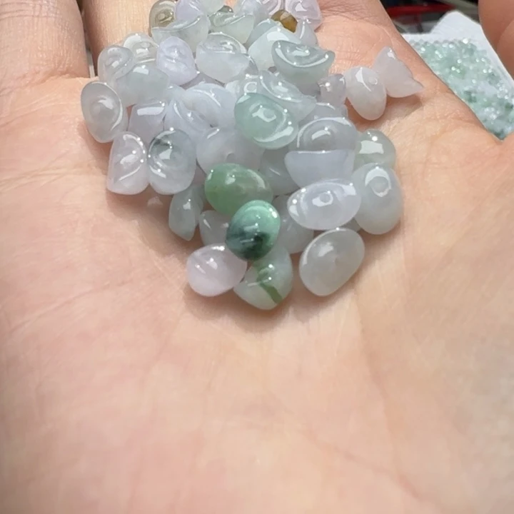 未镶嵌挂件翡翠福利10个，不包邮，拍一单邮费发货