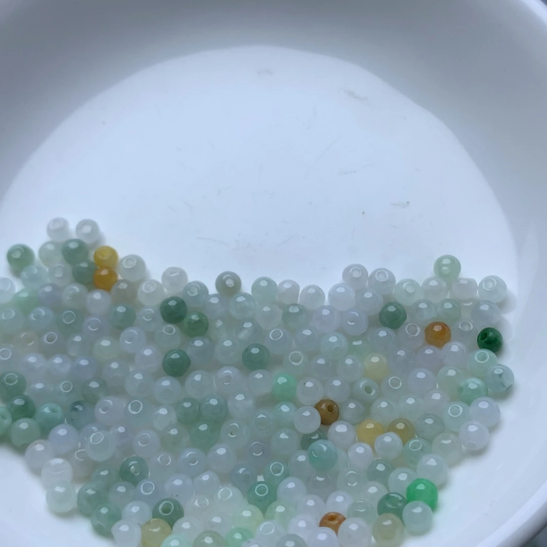 散珠翡翠卡3.5的绿白小米珠200个