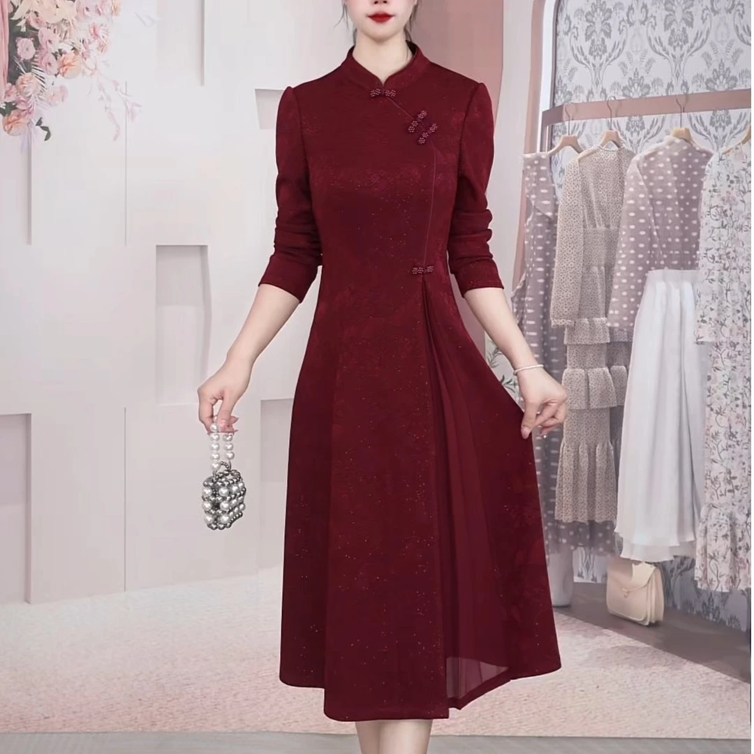 新中式连衣裙女2025新款中老年妈妈装盘扣显瘦时尚气质高级感裙子