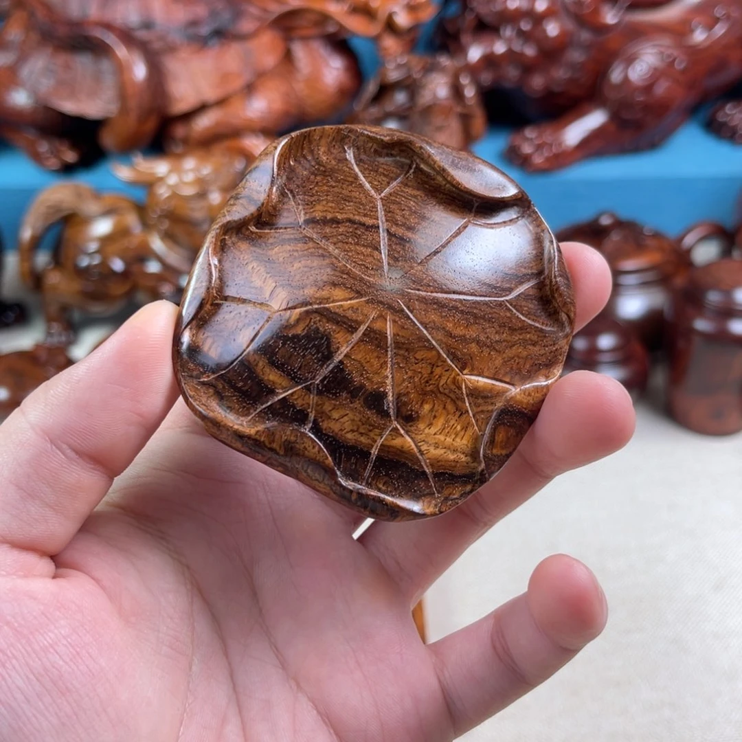 黄花梨/降香黄檀把件荷叶