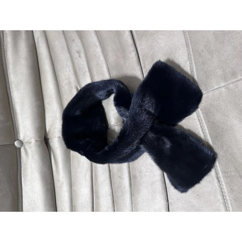 《宝嘉美银蓝水貂-围巾》