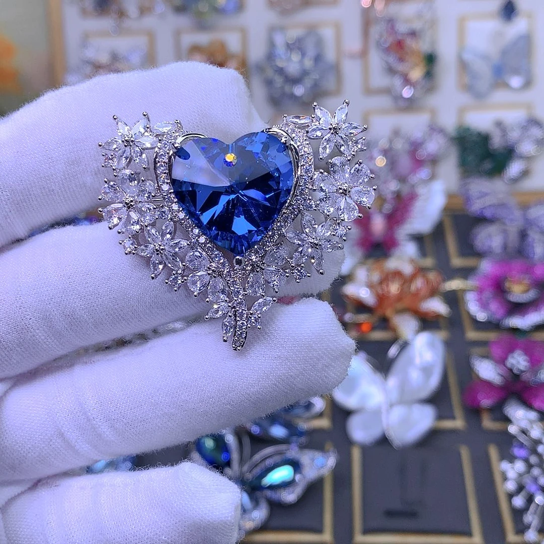 合成立方氧化锆铜施华胸针