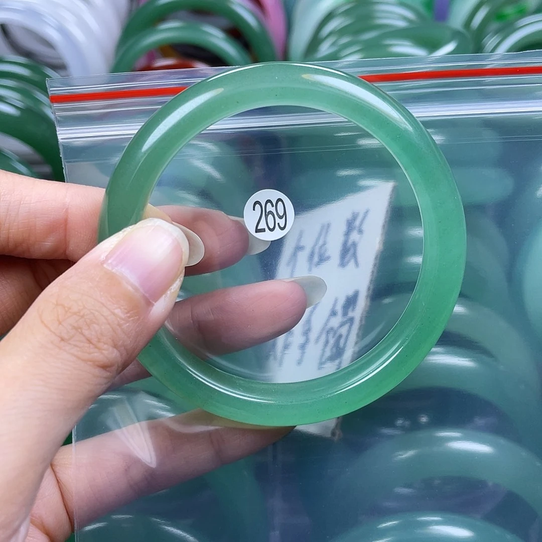 【闪购商品】未镶嵌手镯石英岩玉55
