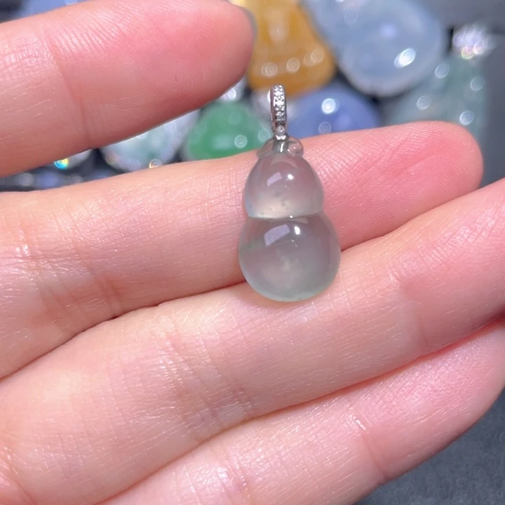 颈饰18K金镶嵌翡翠翡翠