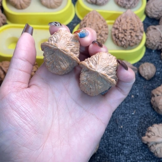 旭***日文玩核桃吊坠金钱豹04