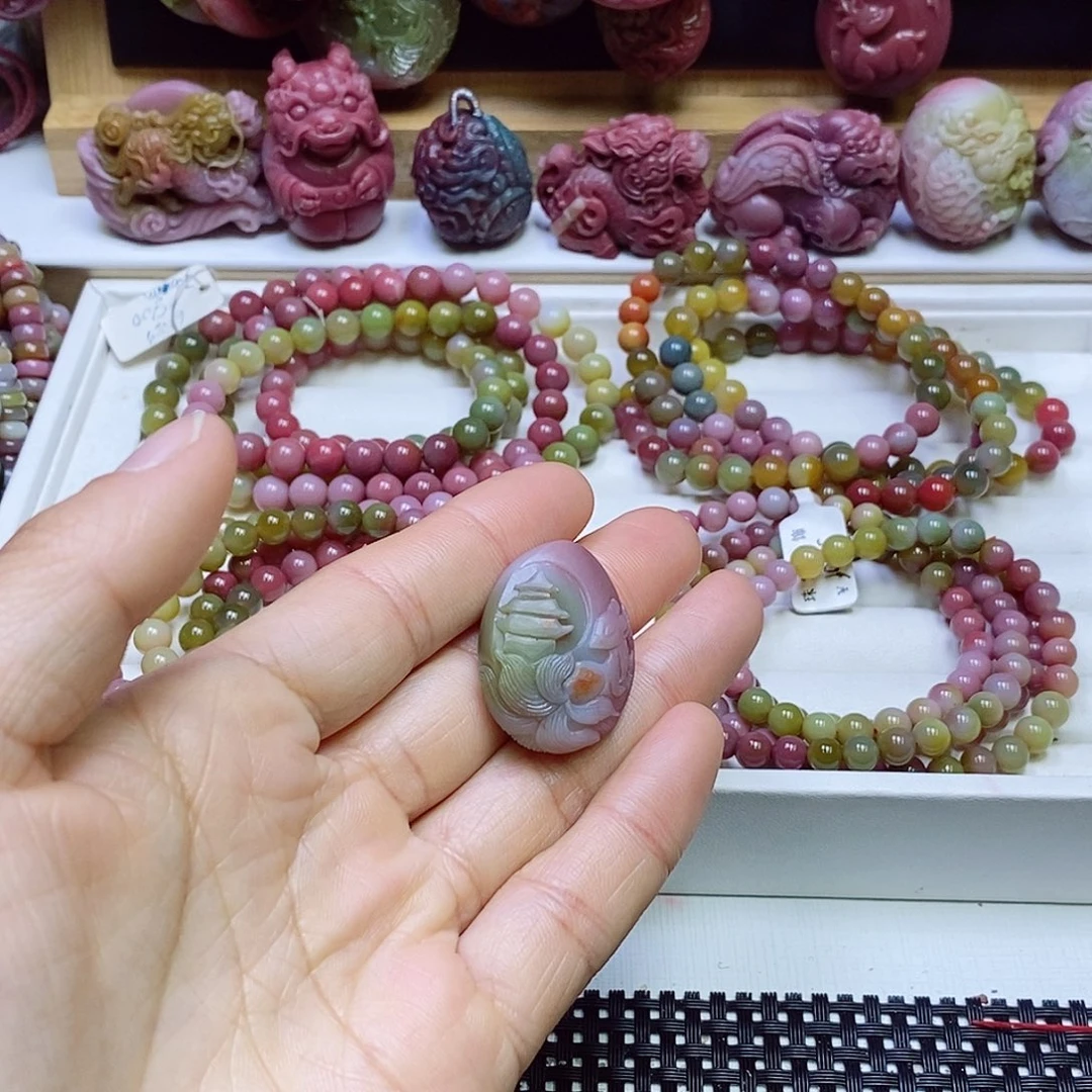 玛瑙/玉髓盐源玛瑙吊坠未镶嵌