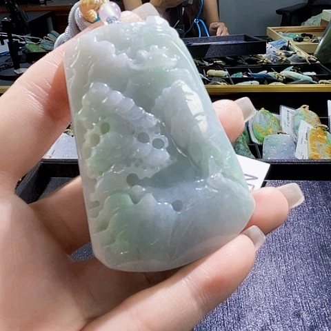 颈饰未镶嵌翡翠一个